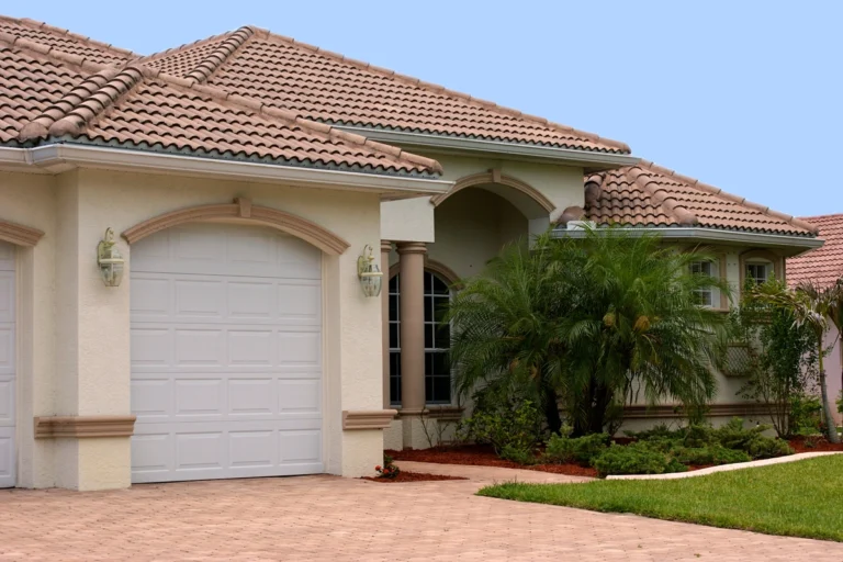 House in Florida with clay tile roof
